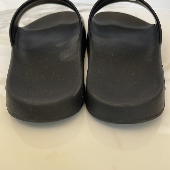 GIVENCHY Paris Slides - Picture 6 of 11
